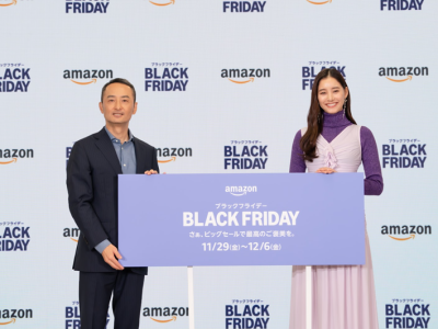 アマゾンジャパン バイスプレジデント　プライム・マーケティング事業統括本部 鈴木 浩司氏とゲストの新木 優子さん