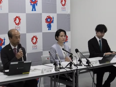 左から公益社団法人２０２５年日本国際博覧会協会 企画局⾧ 河本健一氏、企画局 参事 谷川淑子氏、三井住友カード 執行役員 データ開発本部長 白石寛樹氏