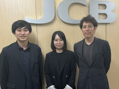 右からJCBイシュイング本部販売促進部カードサービスグループ 次長 石谷 佳昭氏、同部 木下沙絵子氏、 原恒人氏