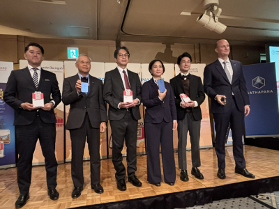 式典には日本の経済産業省、一般社団法人キャッシュレス推進協議会、ネットスターズ、カンボジア政府、アクレナ銀行、サパタナ銀行の関係者が参加