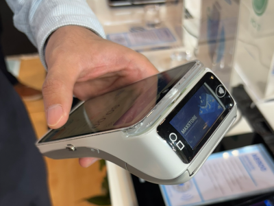 「Retail Technology Show」では顧客側に液晶画面が付いたA920 Proを展示
