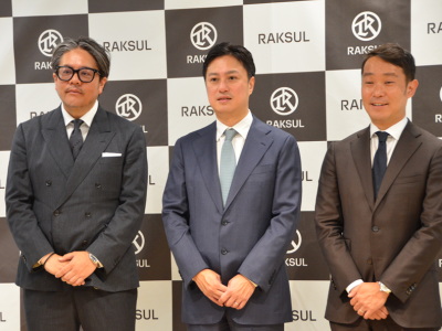 左からラクスル 上級執行役員グループCRO兼ノバセル 代表取締役社長 田部正樹氏、ラクスル 代表取締役社長グループCEO 永見世央氏、クスルバンク 代表取締役CEO兼ラクスル 上級執行役員グループCFO 杉山賢氏
