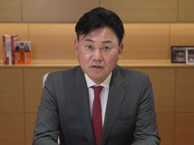 楽天グループ 代表取締役会長兼社長 最高執行役員 三木谷 浩史氏。楽天はAI活用に力を入れているが、当日はAIアバターが決算説明を行った